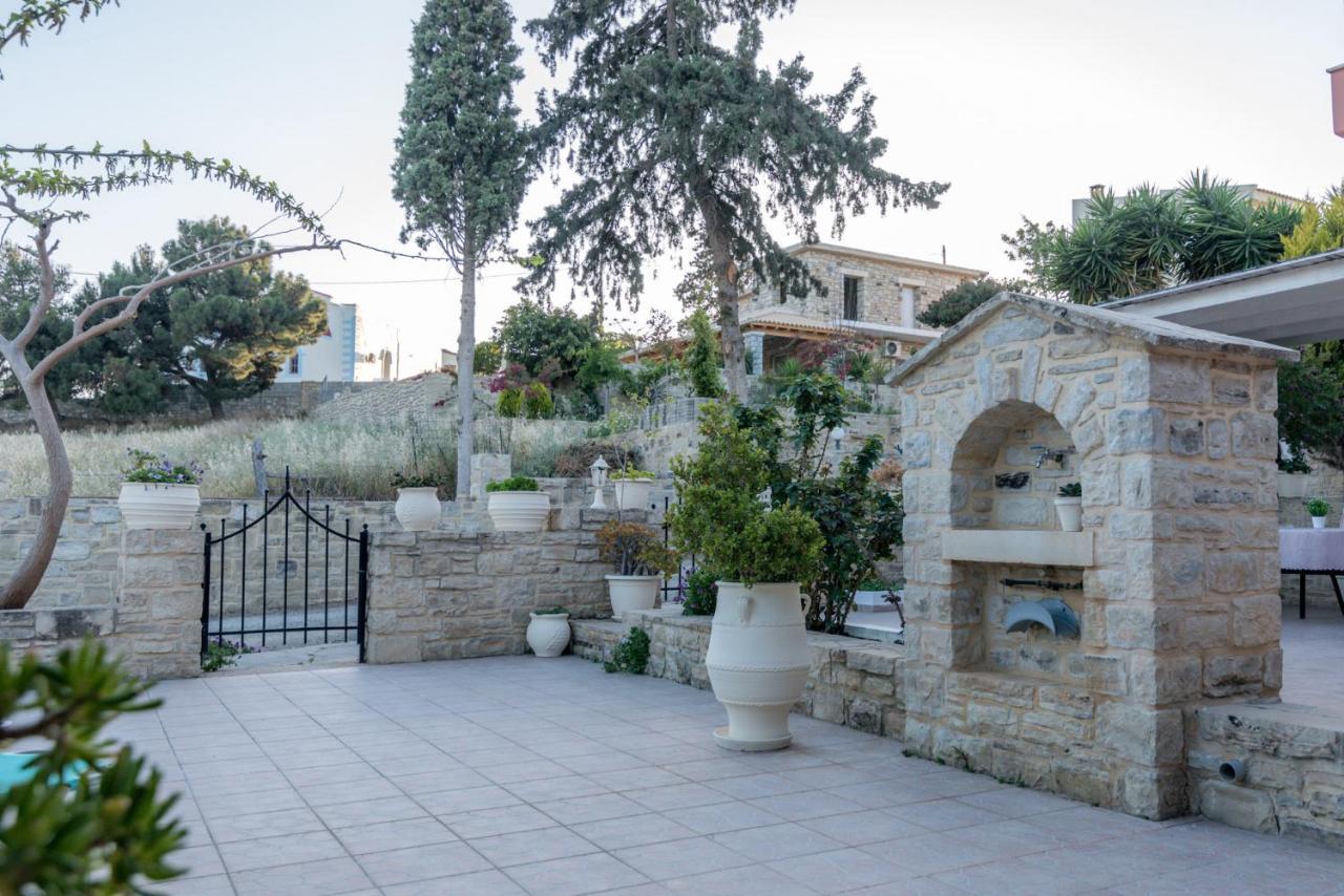 Vrisanos Apartamento Pitsidia Exterior foto