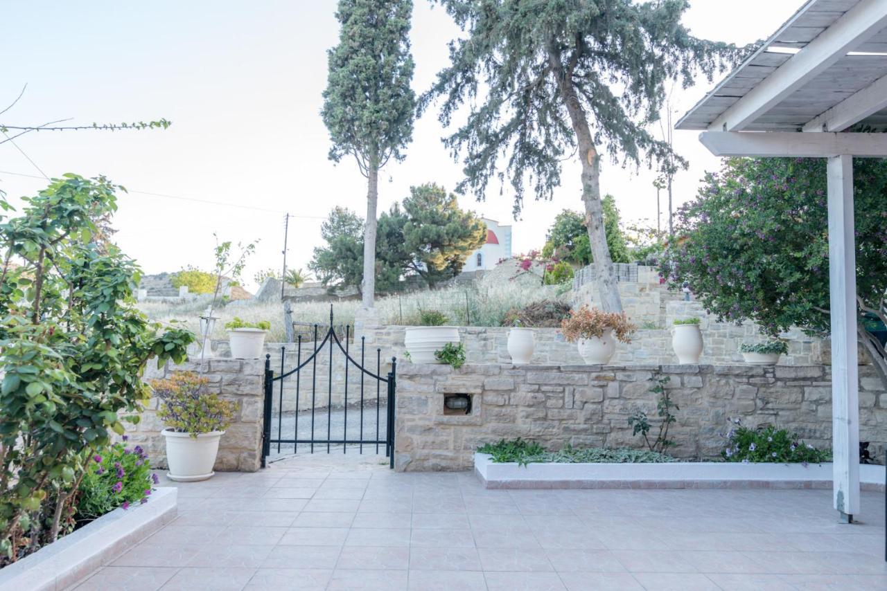 Vrisanos Apartamento Pitsidia Exterior foto