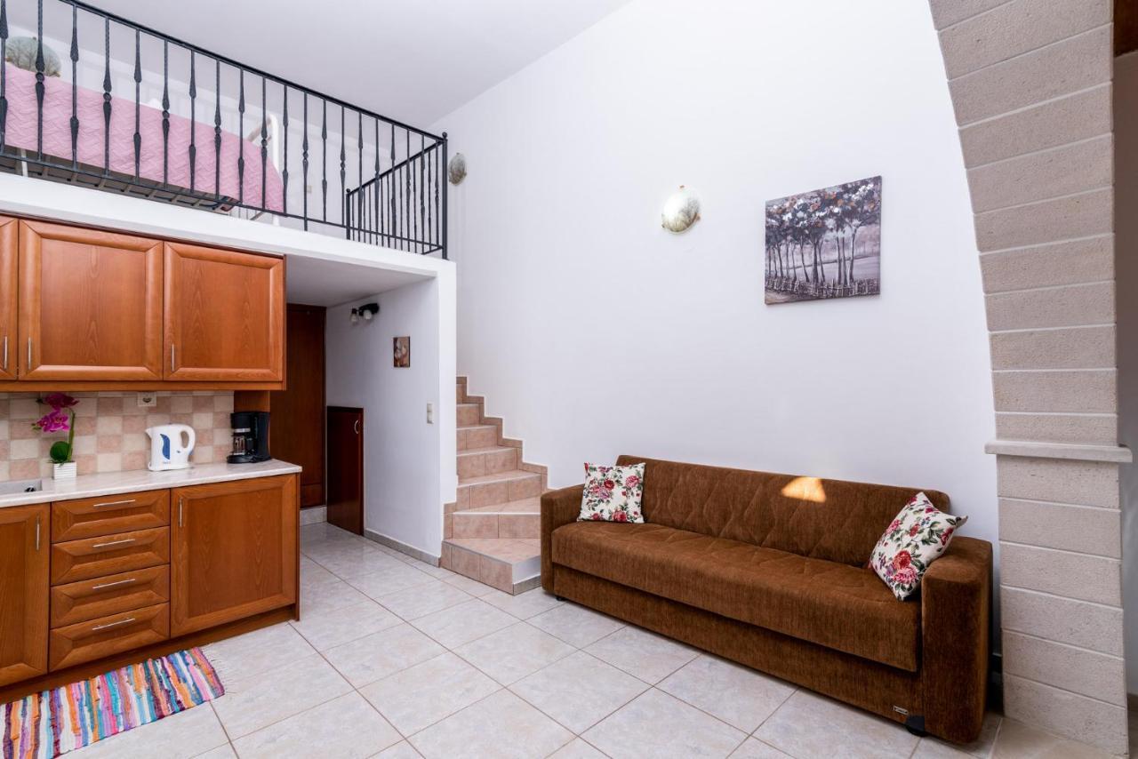 Vrisanos Apartamento Pitsidia Exterior foto
