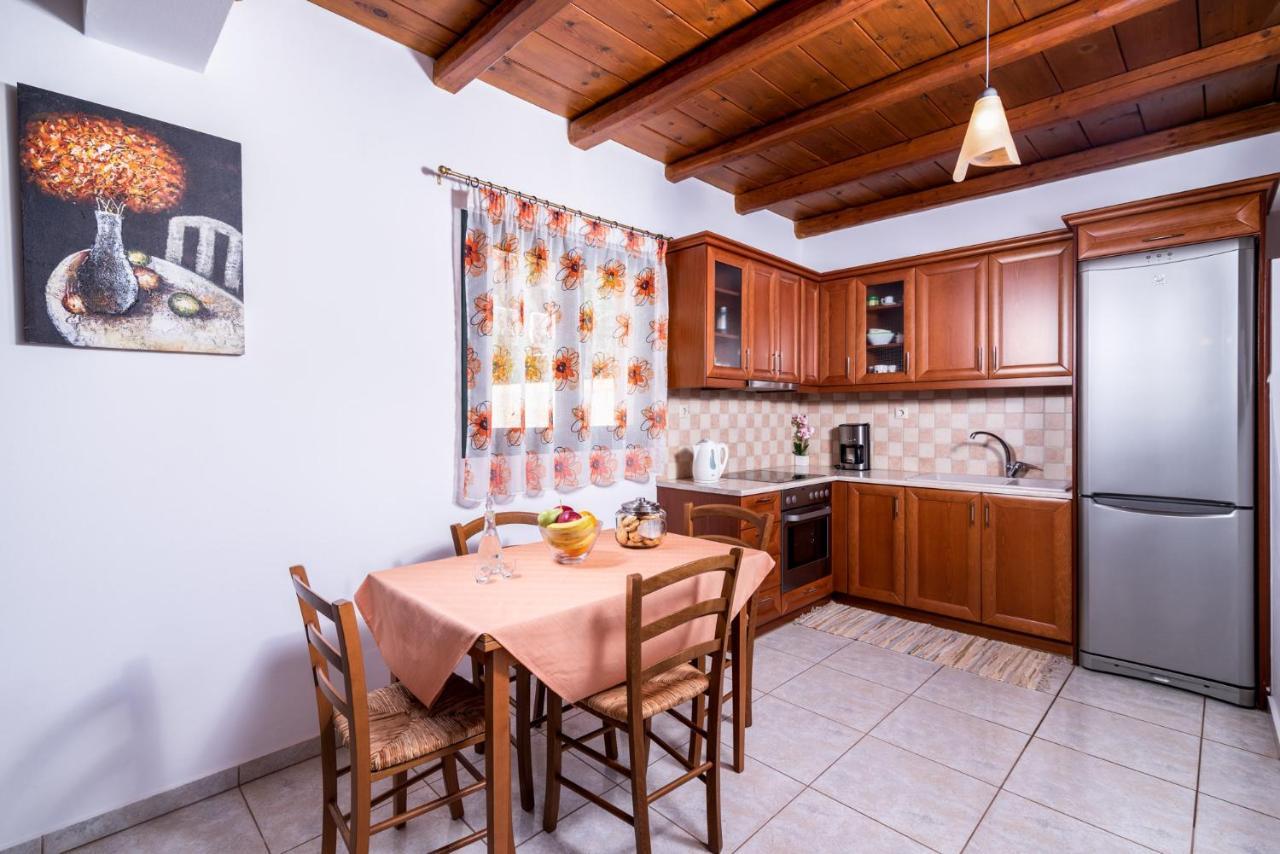 Vrisanos Apartamento Pitsidia Exterior foto