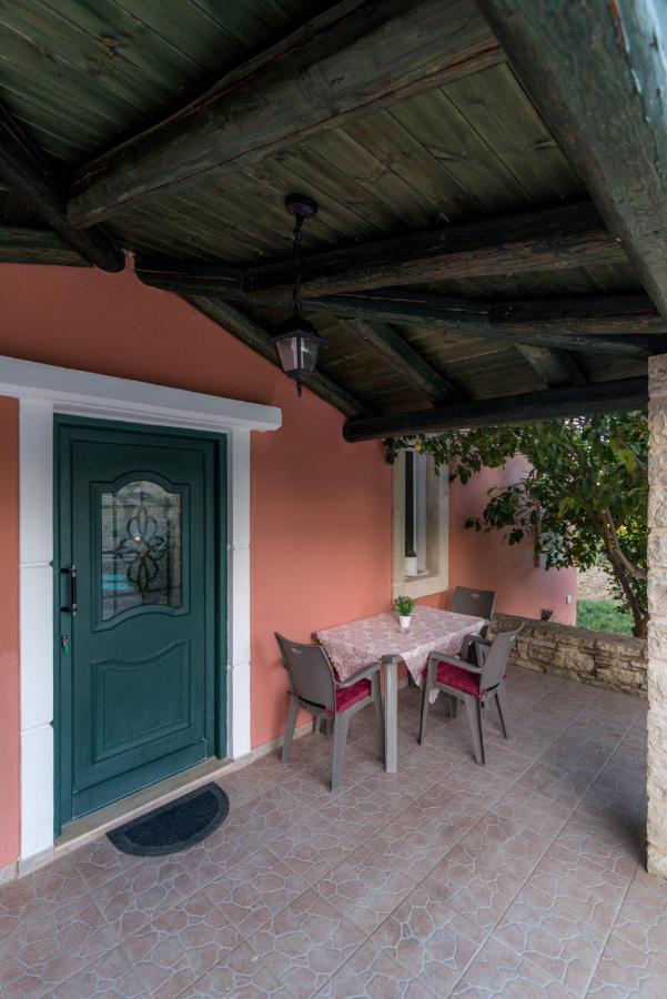Vrisanos Apartamento Pitsidia Exterior foto