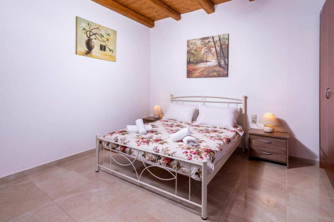 Vrisanos Apartamento Pitsidia Exterior foto