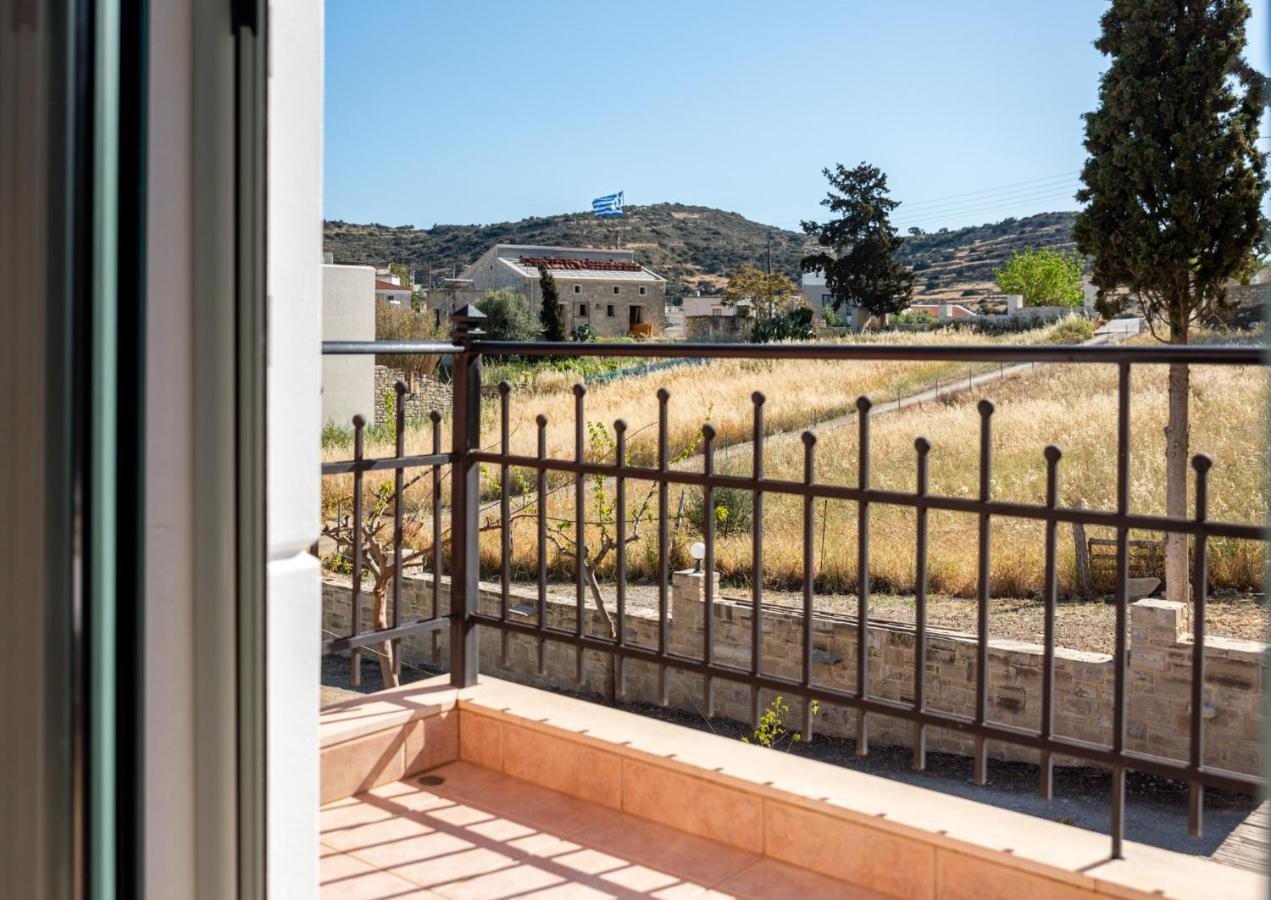 Vrisanos Apartamento Pitsidia Exterior foto