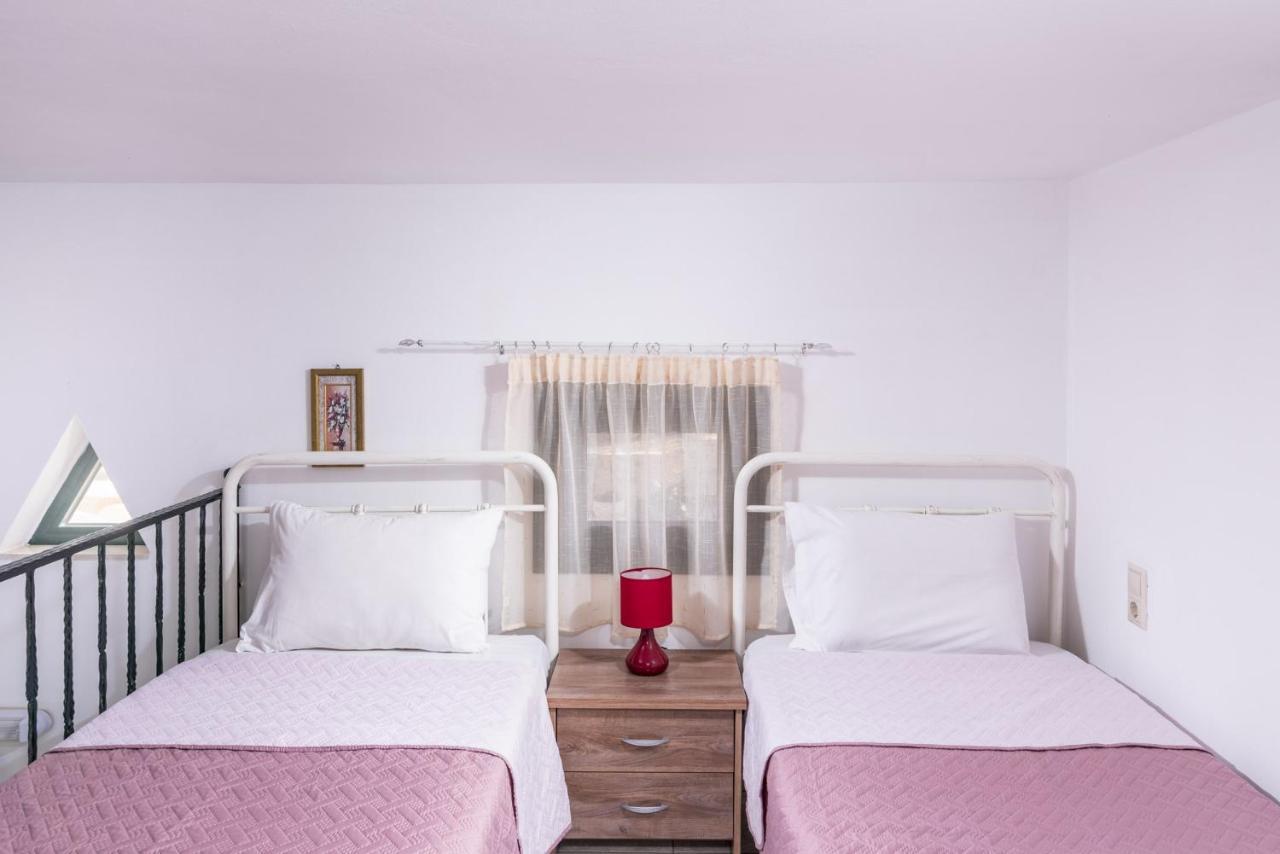 Vrisanos Apartamento Pitsidia Exterior foto