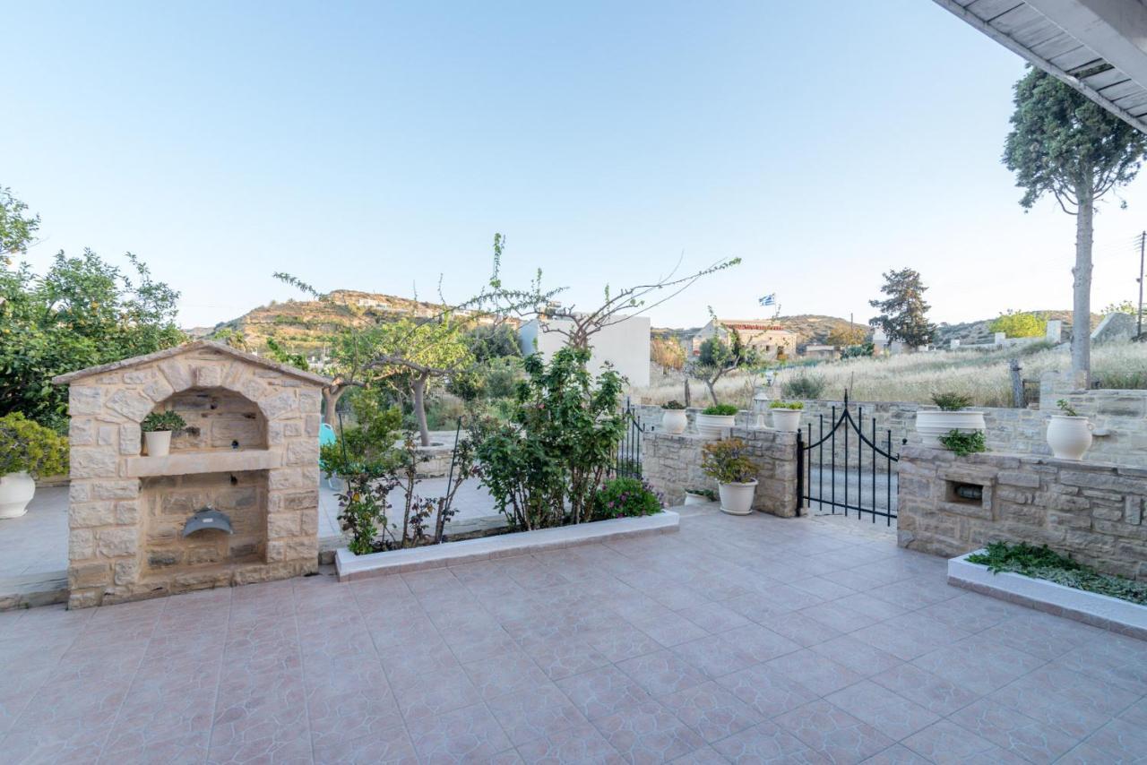 Vrisanos Apartamento Pitsidia Exterior foto